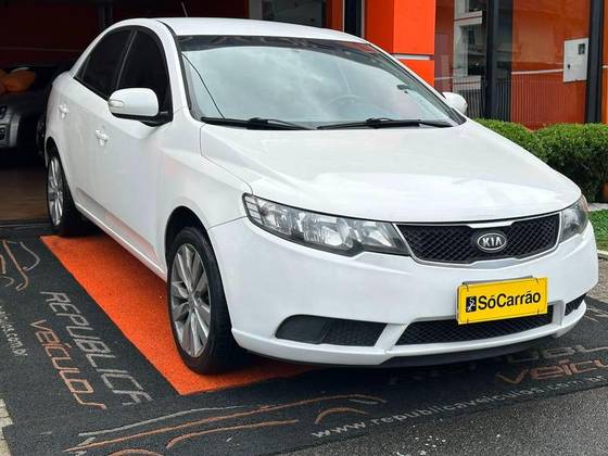 KIA CERATO 1.6 EX2 SEDAN 16V GASOLINA 4P MANUAL KIA CERATO 1.6 EX2 SEDAN 16V GASOLINA 4P MANUAL